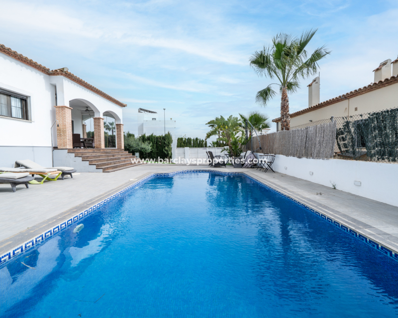 Reventa - Chalet Independiente - Urb. La Marina