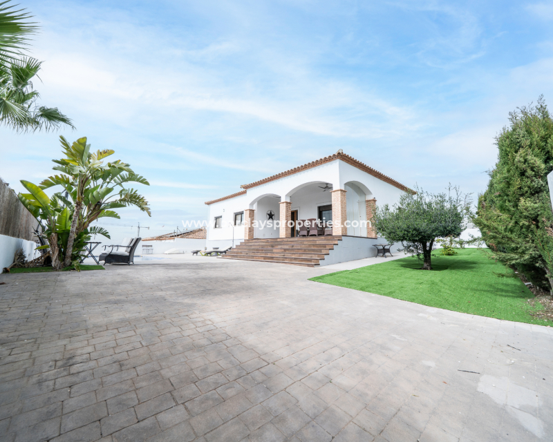 Reventa - Chalet Independiente - Urb. La Marina