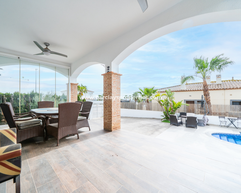 Reventa - Chalet Independiente - Urb. La Marina