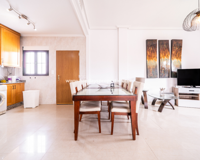Reventa - Chalet Independiente - Urb. La Marina