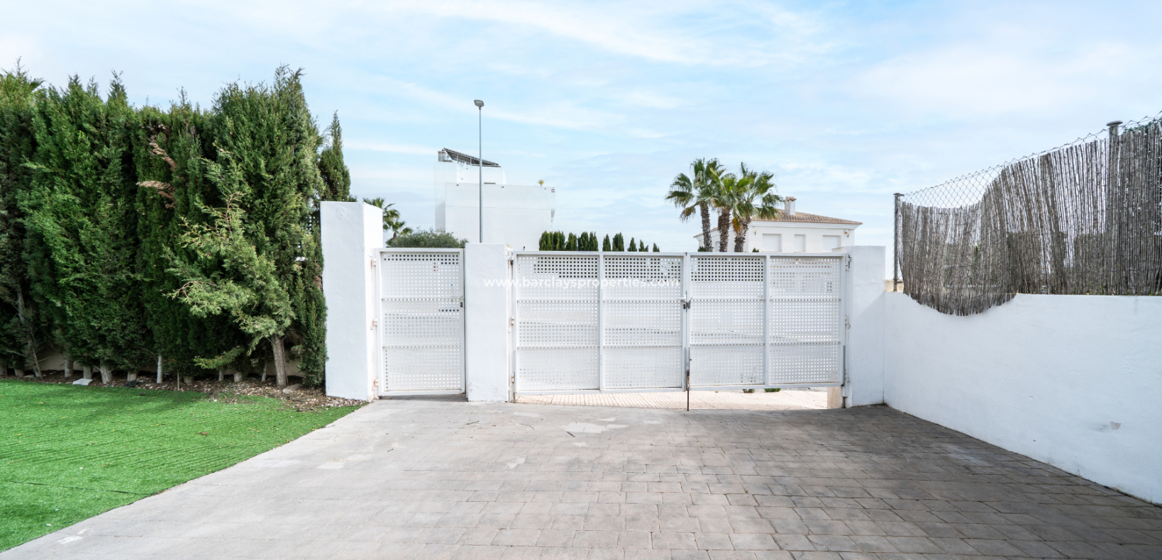 Reventa - Chalet Independiente - Urb. La Marina