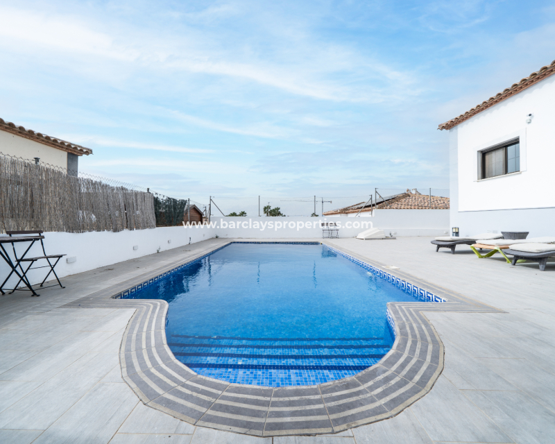 Reventa - Chalet Independiente - Urb. La Marina