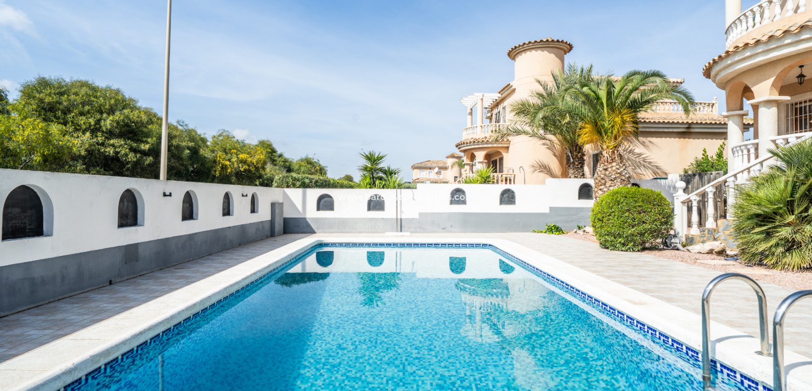 Reventa - Chalet Independiente - Urb. La Marina