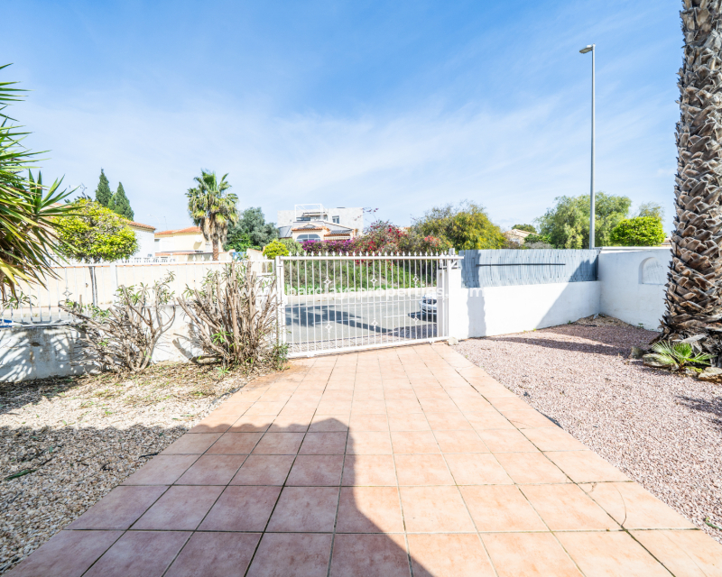 Reventa - Chalet Independiente - Urb. La Marina