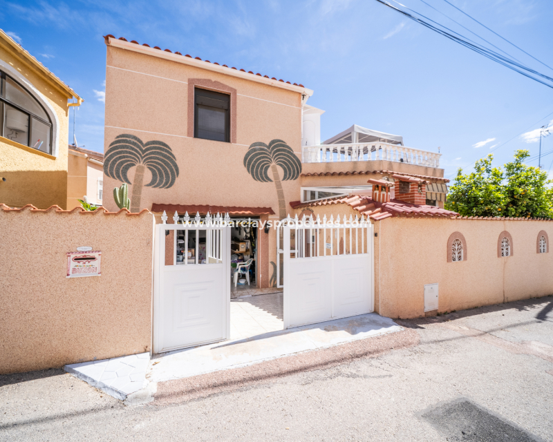 Reventa - Chalet Independiente - Urb. La Marina