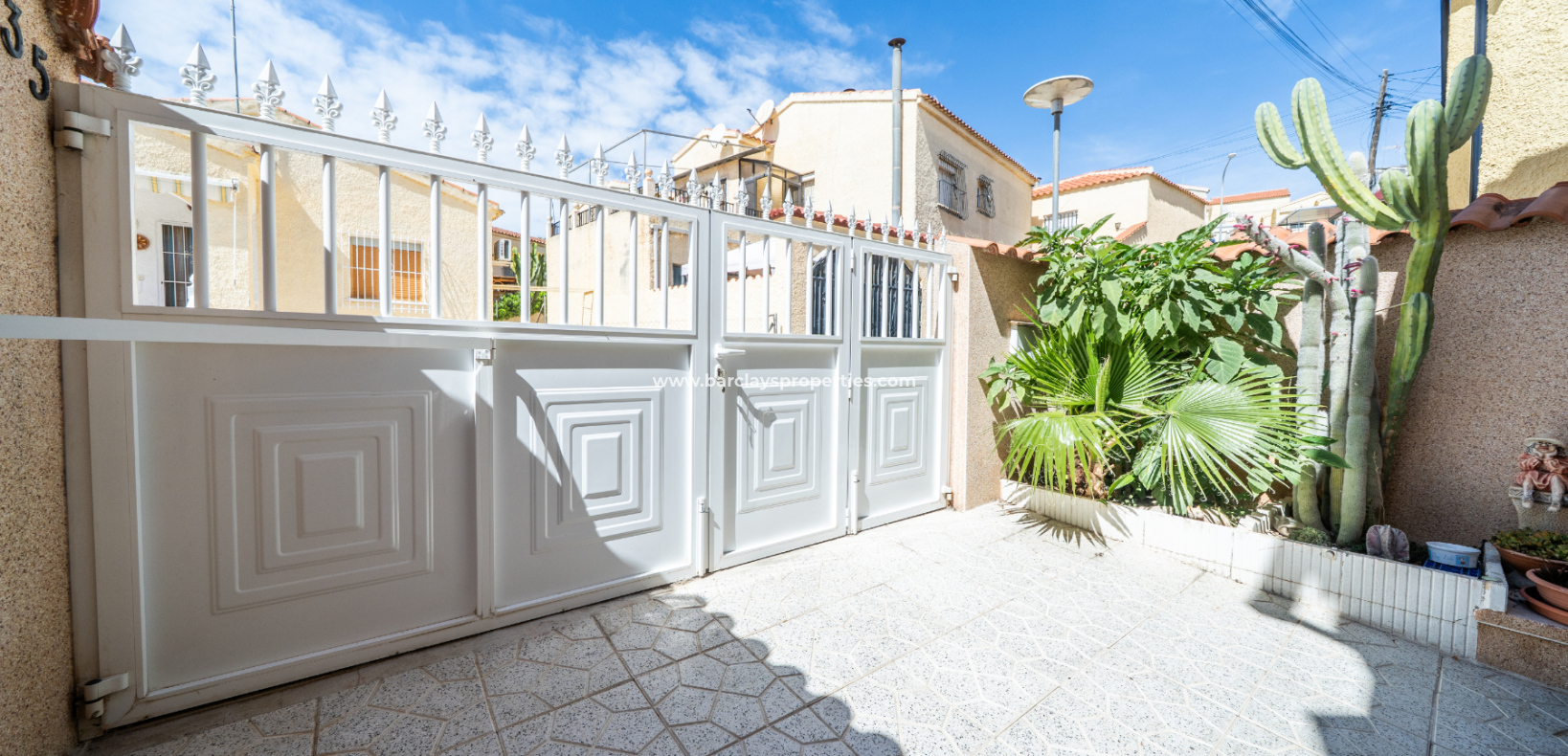 Reventa - Chalet Independiente - Urb. La Marina