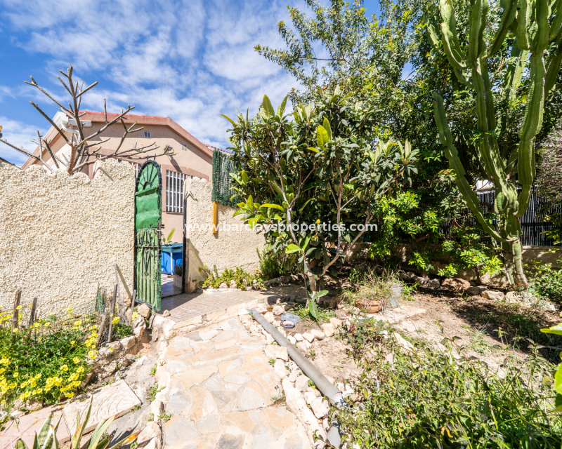 Reventa - Chalet Independiente - Urb. La Marina