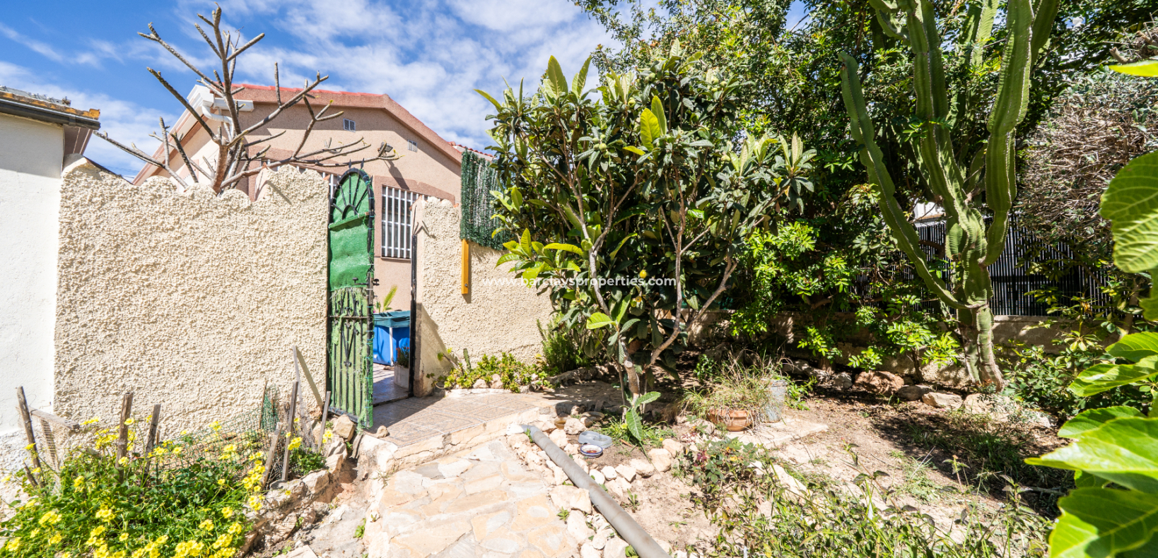 Reventa - Chalet Independiente - Urb. La Marina