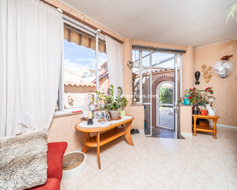 Reventa - Chalet Independiente - Urb. La Marina