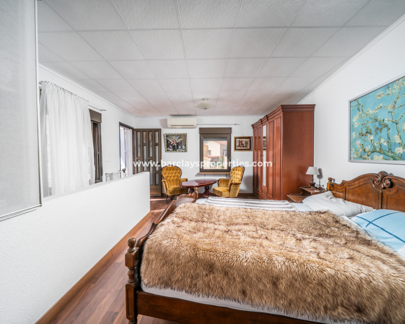 Reventa - Chalet Independiente - Urb. La Marina
