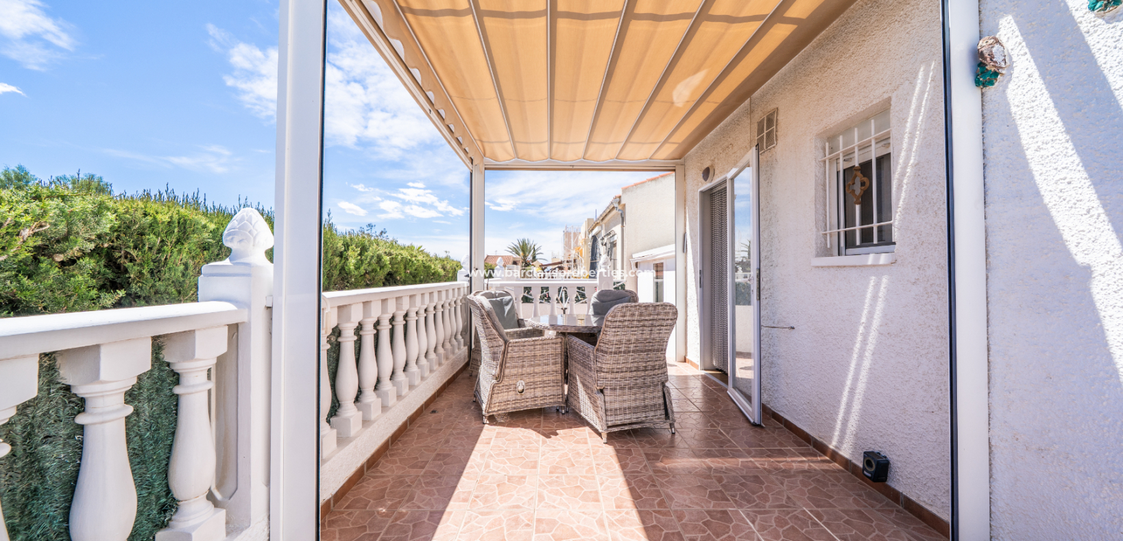 Reventa - Chalet Independiente - Urb. La Marina