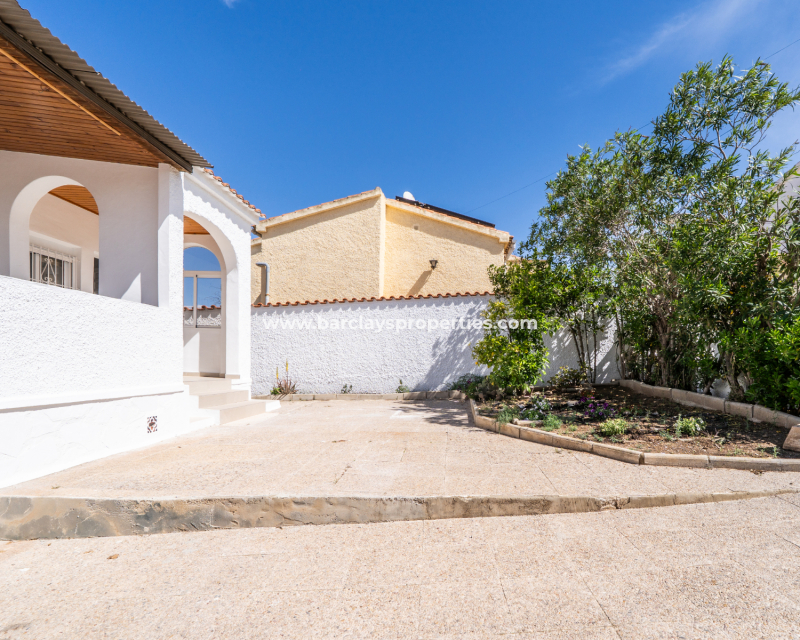 Reventa - Chalet Independiente - Urb. La Marina