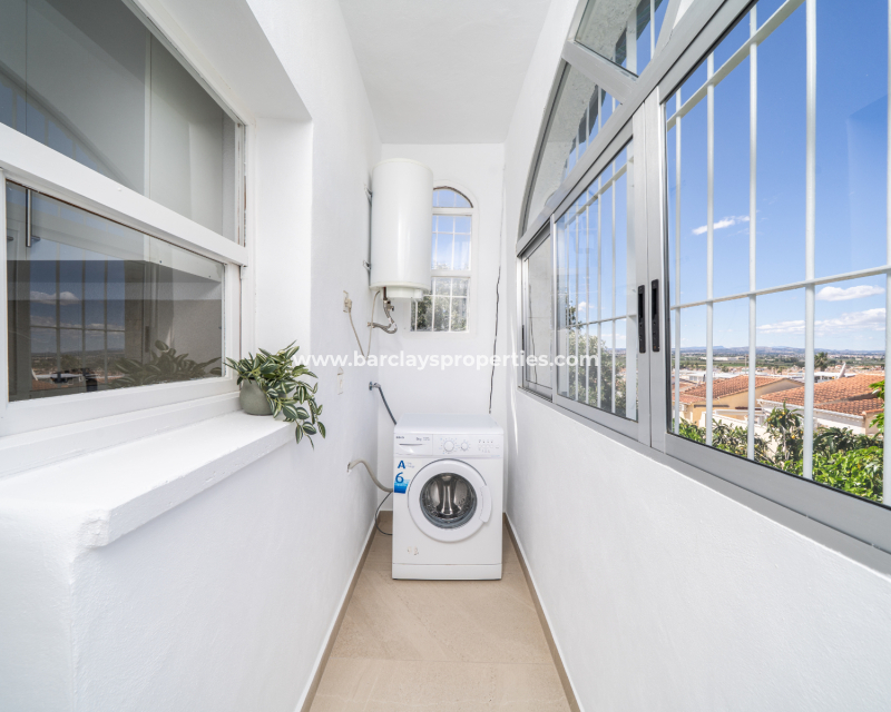 Reventa - Chalet Independiente - Urb. La Marina