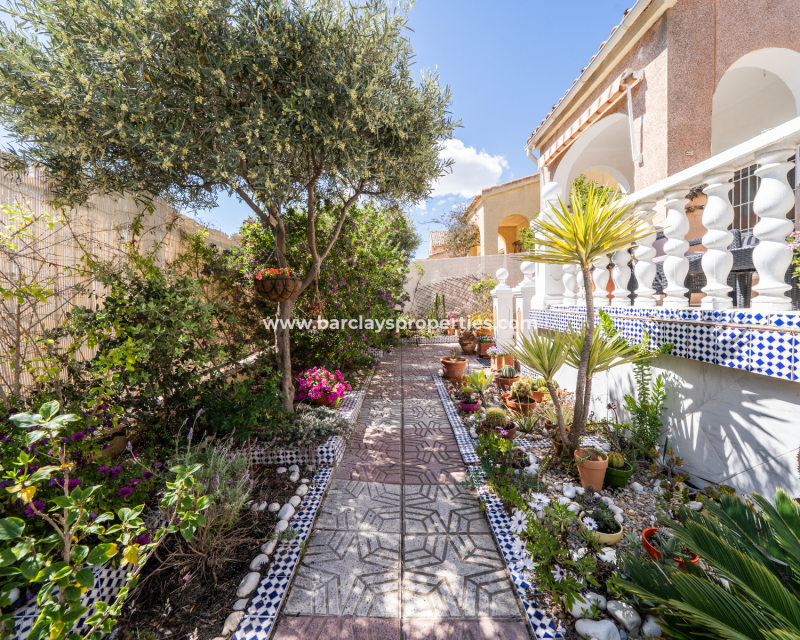 Reventa - Chalet Independiente - Urb. La Marina