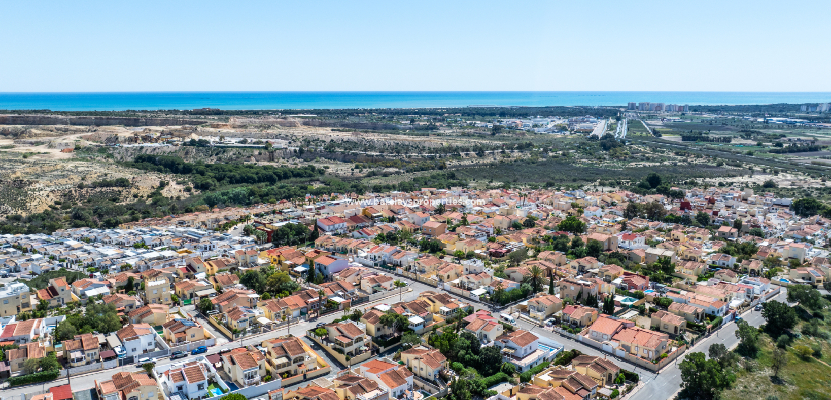 Reventa - Chalet Independiente - Urb. La Marina