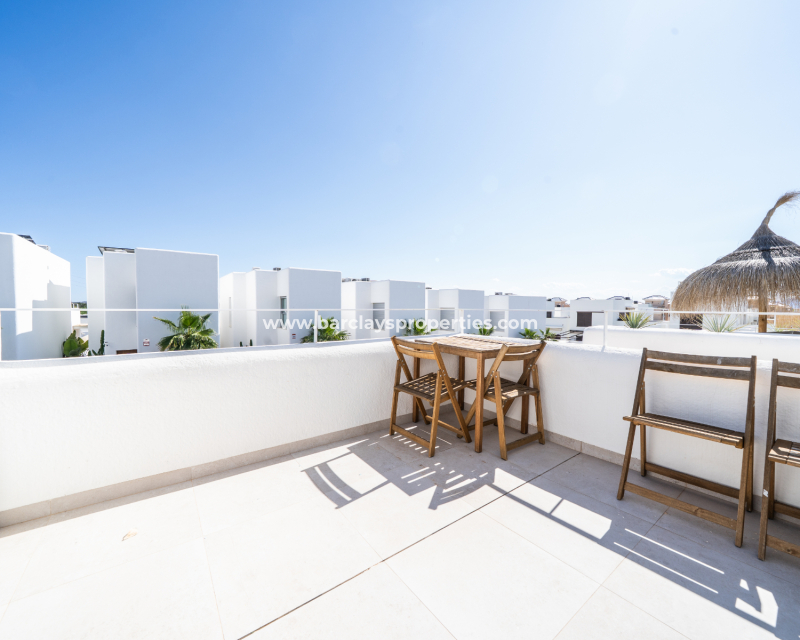 Reventa - Chalet Independiente - Urb. La Marina