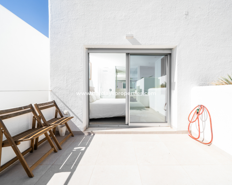 Reventa - Chalet Independiente - Urb. La Marina