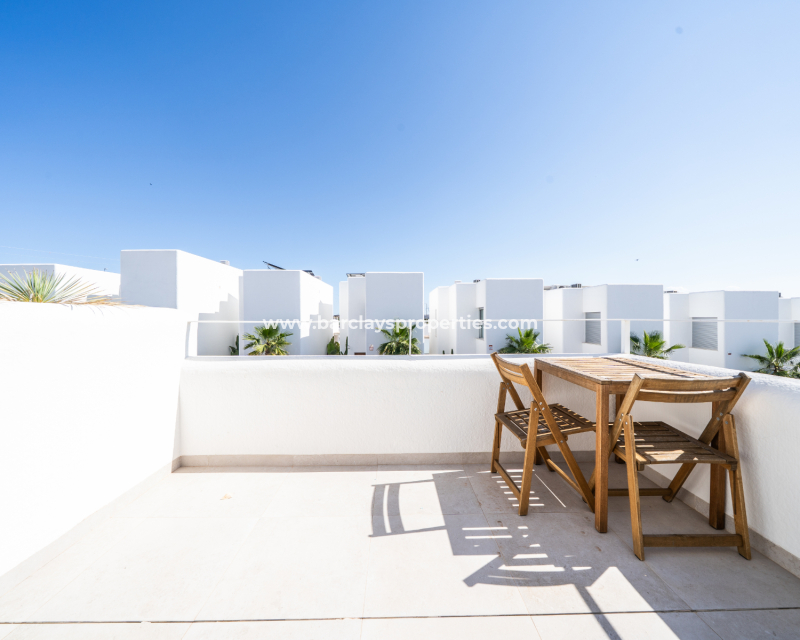 Reventa - Chalet Independiente - Urb. La Marina