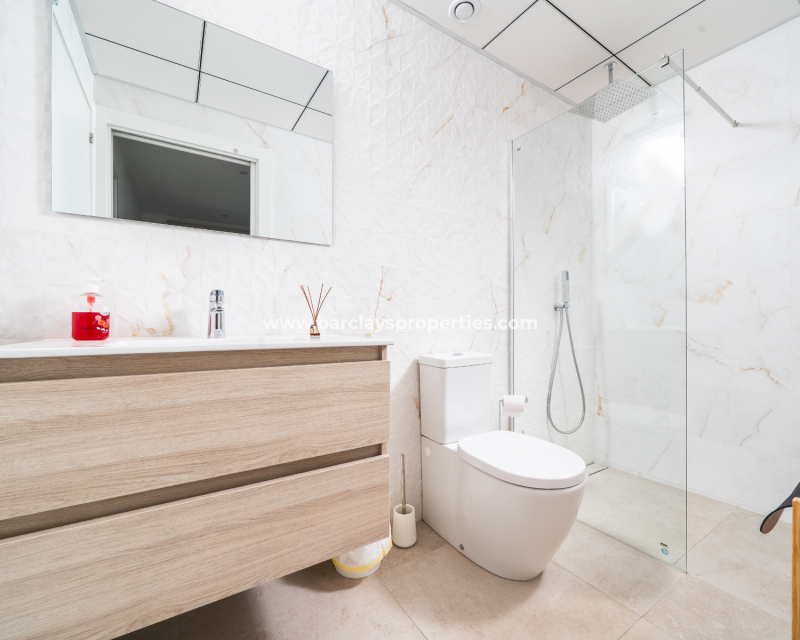 Reventa - Chalet Independiente - Urb. La Marina