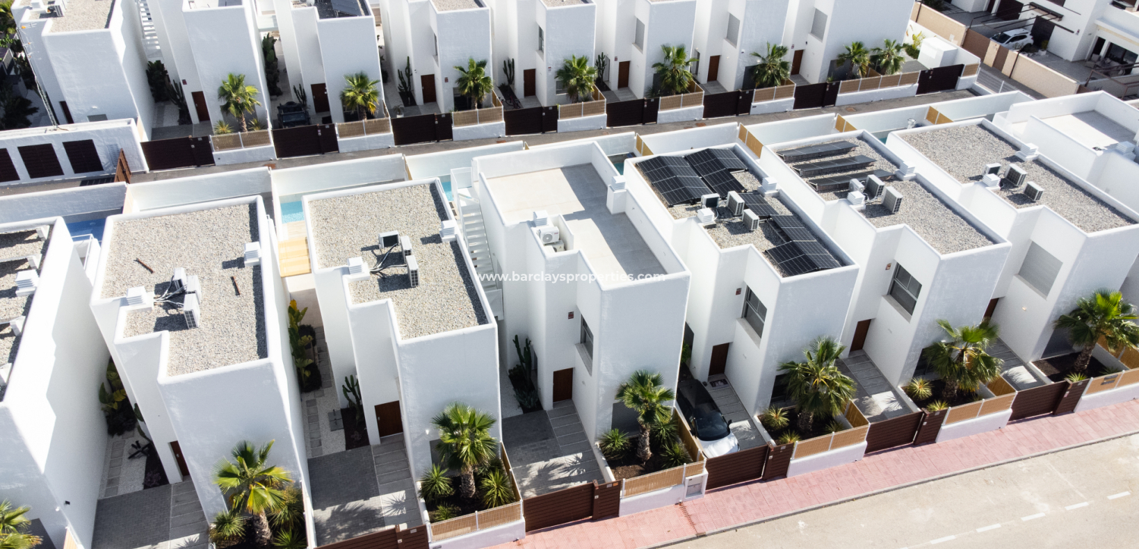 Reventa - Chalet Independiente - Urb. La Marina