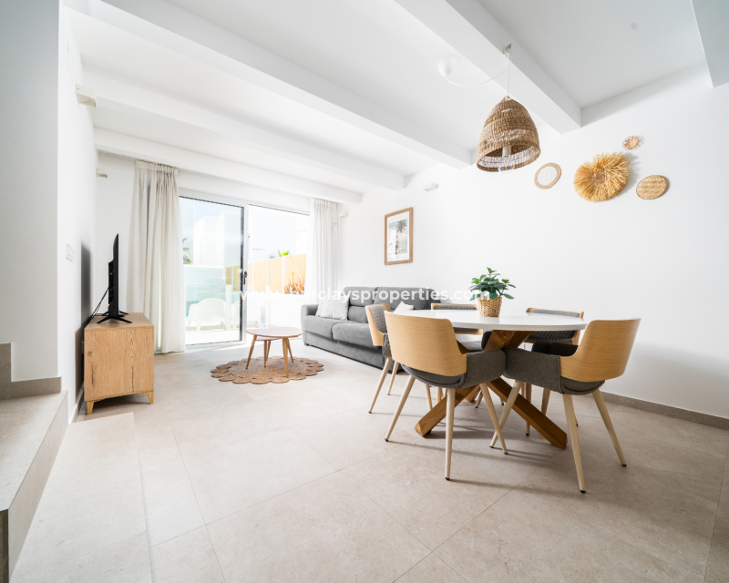 Reventa - Chalet Independiente - Urb. La Marina