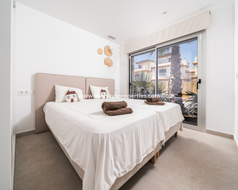 Reventa - Chalet Independiente - Urb. La Marina