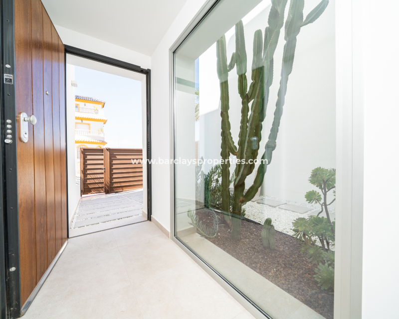 Reventa - Chalet Independiente - Urb. La Marina
