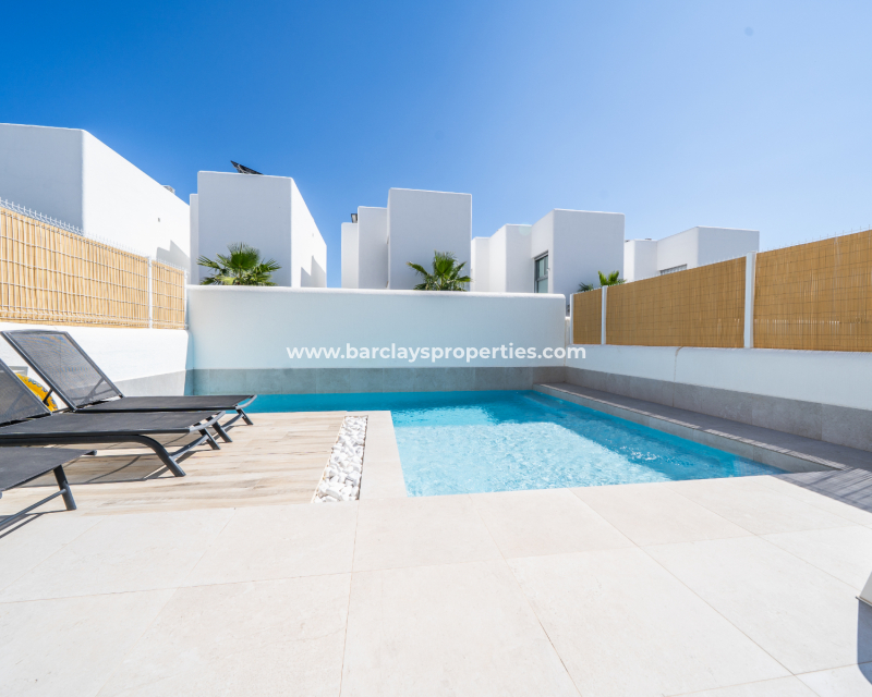 Reventa - Chalet Independiente - Urb. La Marina