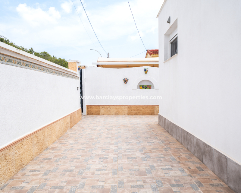 Reventa - Chalet Independiente - Urb. La Marina