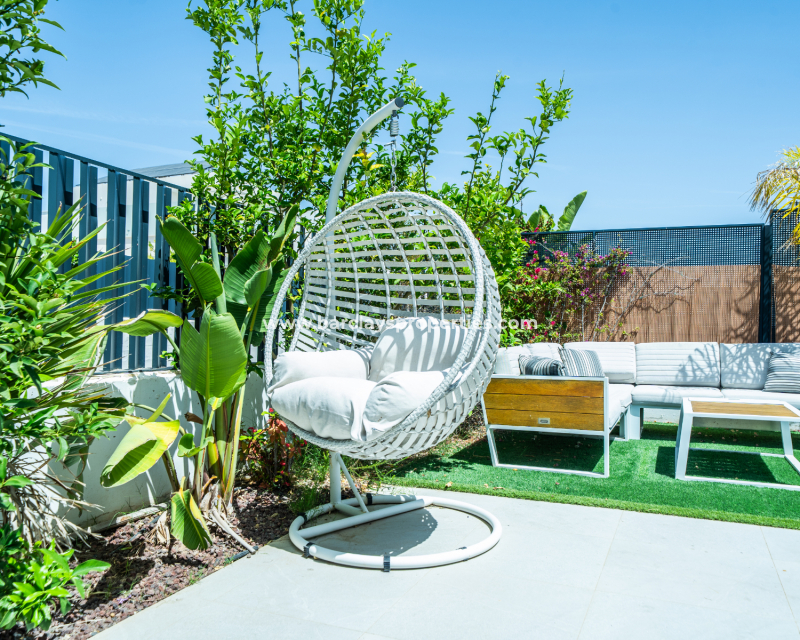 Reventa - Chalet Independiente - Urb. La Marina
