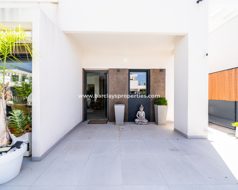 Reventa - Chalet Independiente - Urb. La Marina