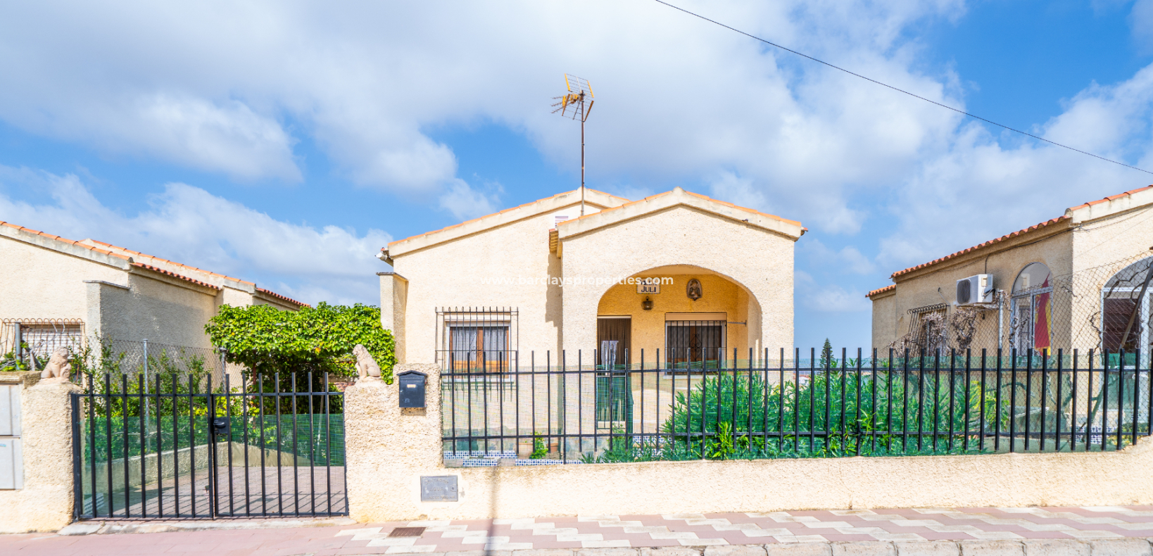 Reventa - Chalet Independiente - Urb. La Marina