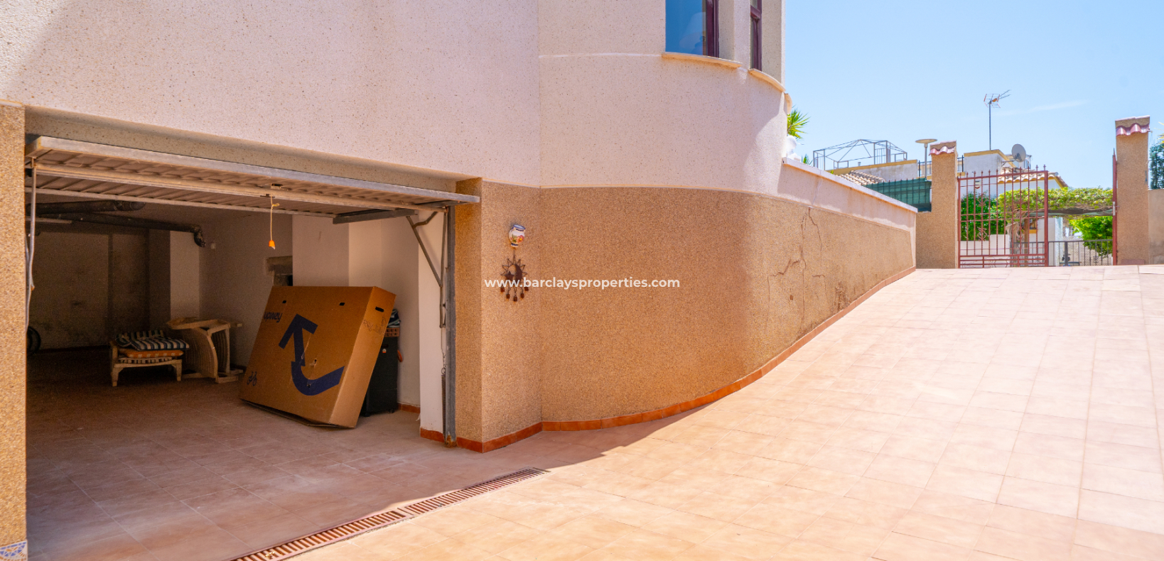 Reventa - Chalet Independiente - Urb. La Marina