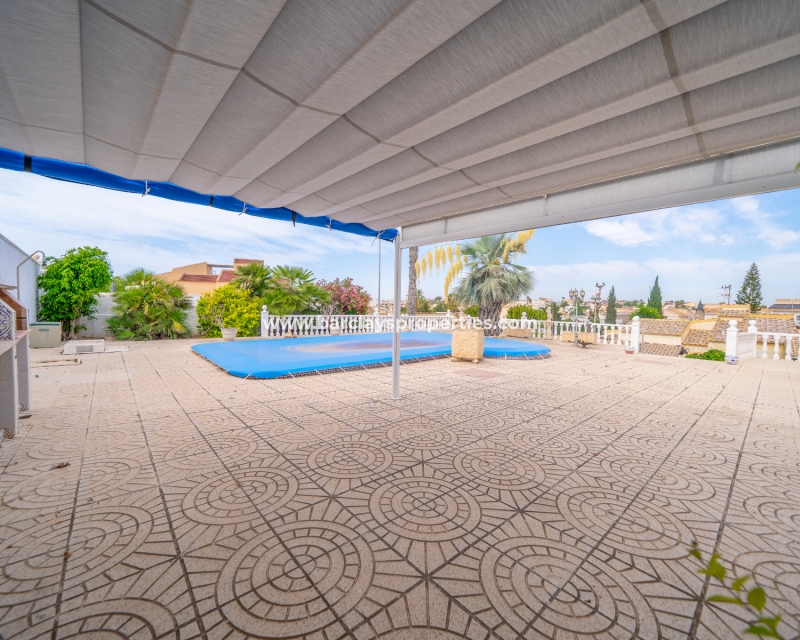 Reventa - Chalet Independiente - Urb. La Marina