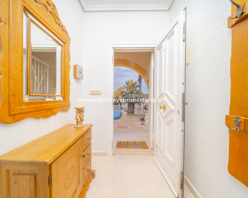 Reventa - Chalet Independiente - Urb. La Marina