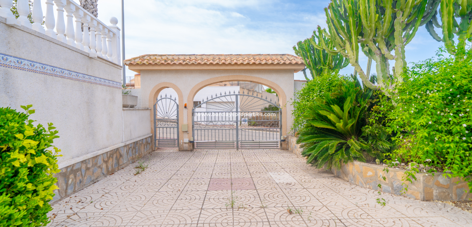Reventa - Chalet Independiente - Urb. La Marina