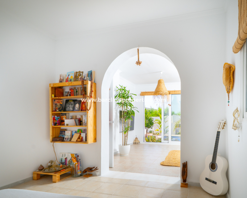 Reventa - Chalet Independiente - Urb. La Marina