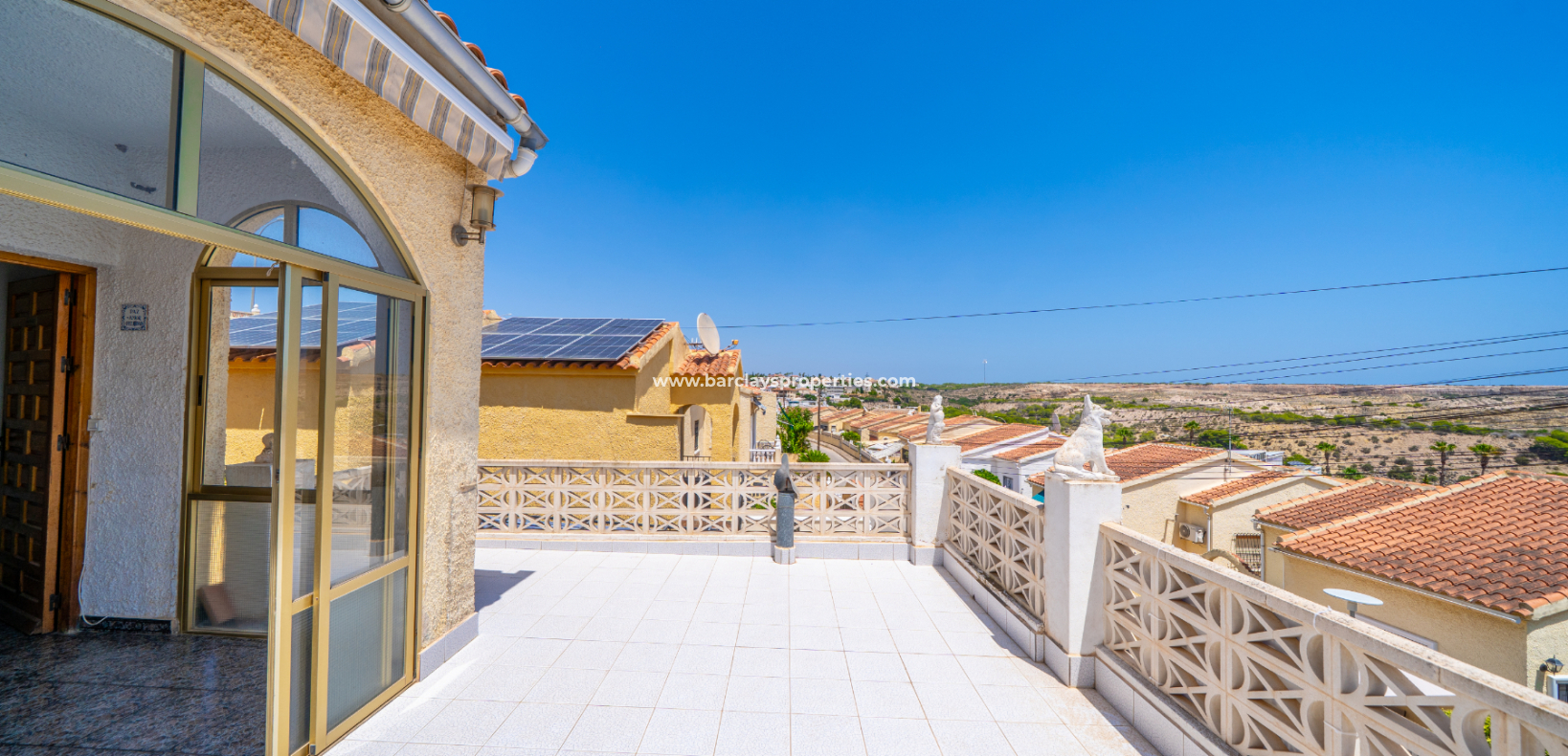 Reventa - Chalet Independiente - Urb. La Marina