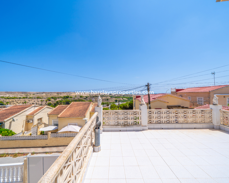 Reventa - Chalet Independiente - Urb. La Marina
