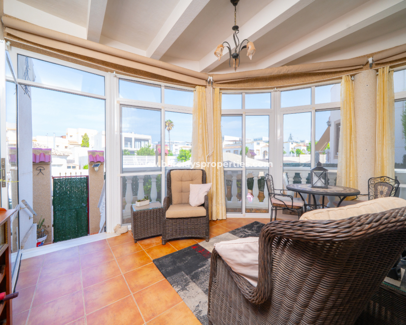 Reventa - Chalet Independiente - Urb. La Marina