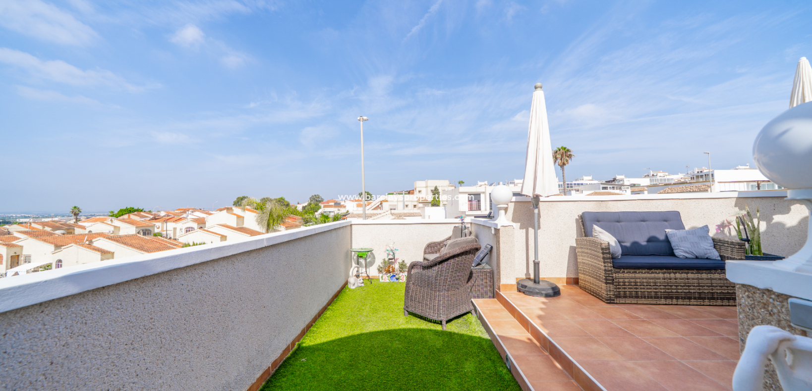Reventa - Chalet Independiente - Urb. La Marina