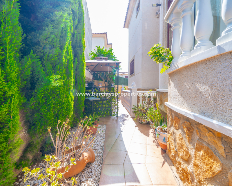 Reventa - Chalet Independiente - Urb. La Marina