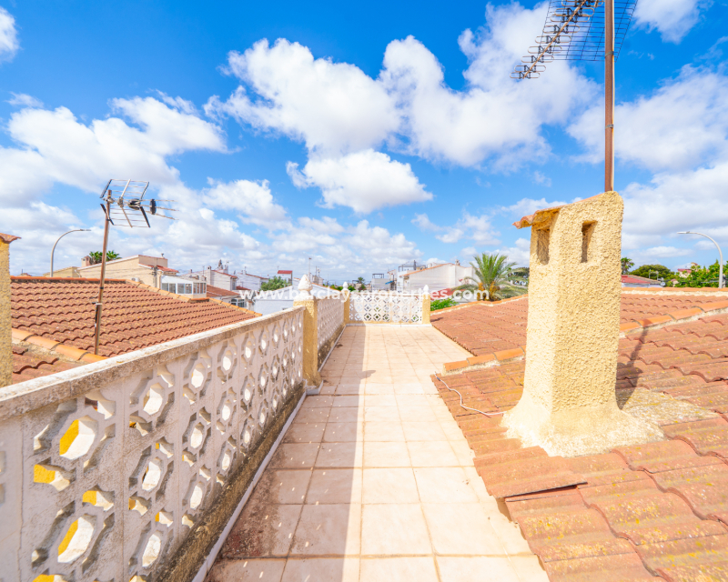 Reventa - Chalet Independiente - Urb. La Marina