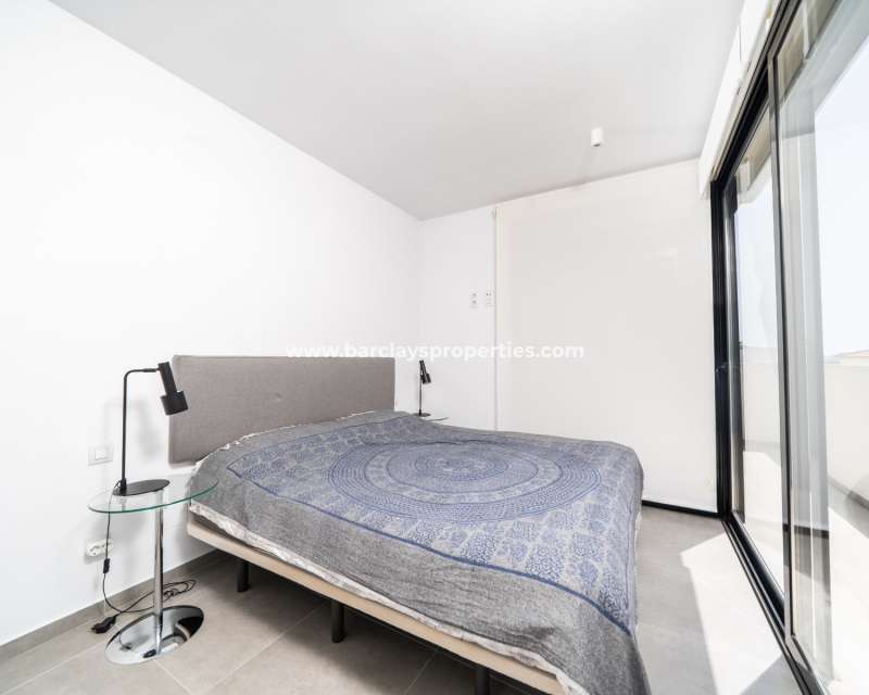 Reventa - Chalet Independiente - Urb. La Marina