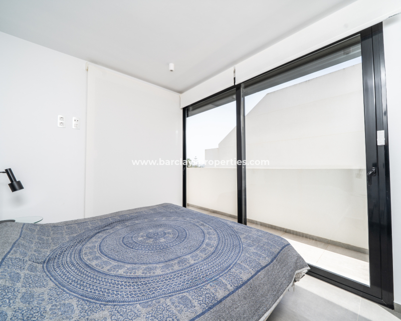 Reventa - Chalet Independiente - Urb. La Marina