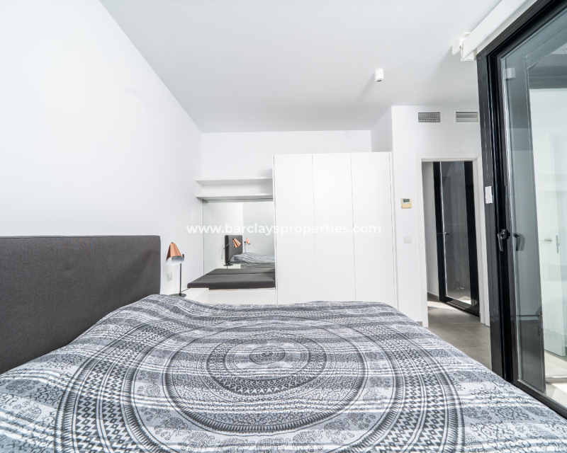 Reventa - Chalet Independiente - Urb. La Marina