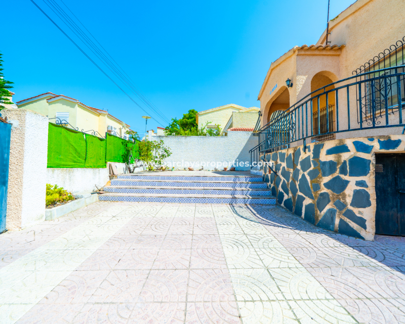 Reventa - Chalet Independiente - Urb. La Marina