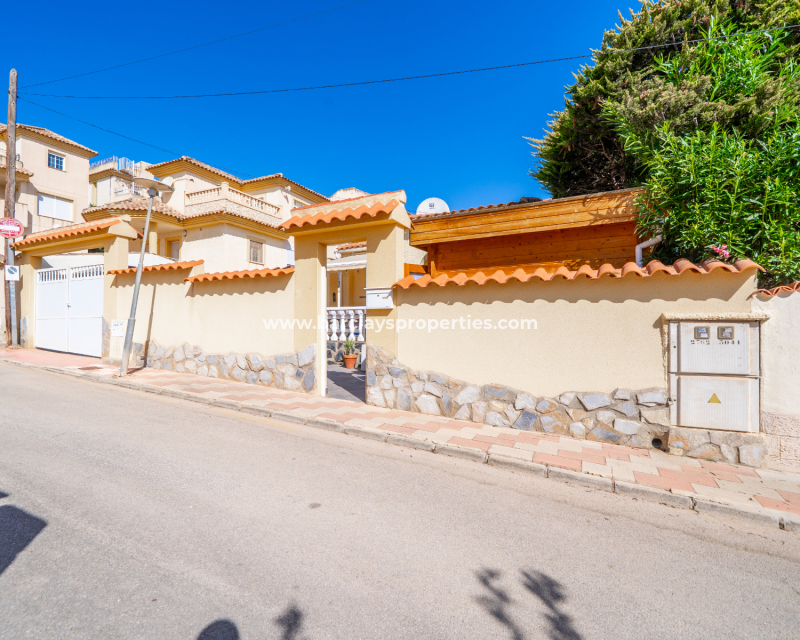 Reventa - Chalet Independiente - Urb. La Marina