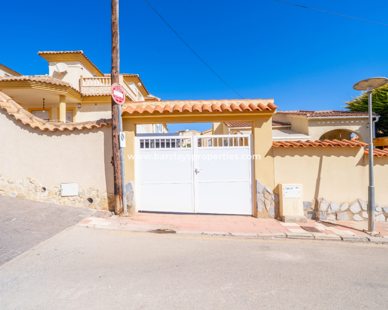 Reventa - Chalet Independiente - Urb. La Marina