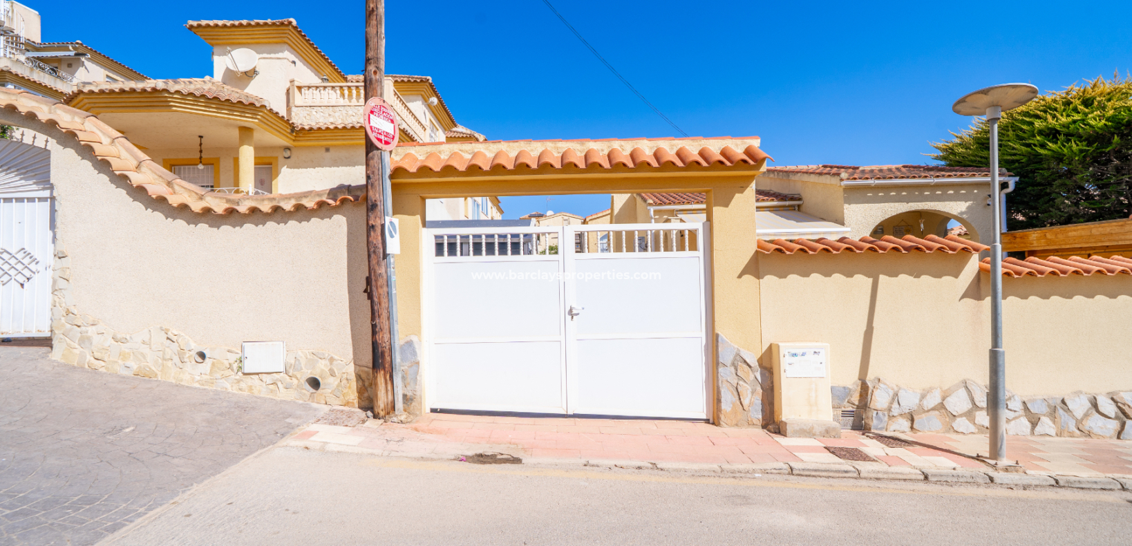 Reventa - Chalet Independiente - Urb. La Marina